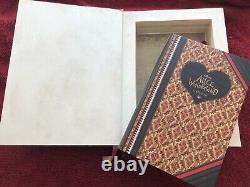 Disney/Tim Burton/Johnny Depp ALICE IN WONDERLAND stacking books press kit withUSB