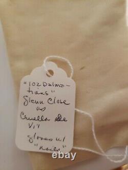 Disney's 102 Dalmatians Glenn Close Beige Gloves For Cruella De Vil Screen Worn