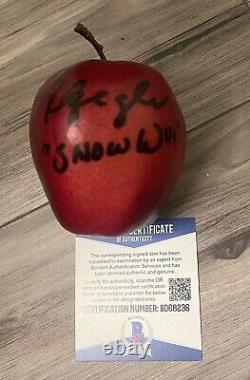Rachel Zegler Signed Apple Disney Snow White Beckett COA #BD68236