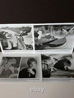 Vintage 1977 Disney movie The Rescuers Press promo info Kit with 10 B&W Photos