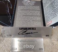 Chris Evans a signé le bouclier Captain America Stealth EFX 11 Winter Soldier 250 WW.