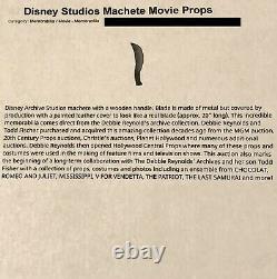 Debbie Reynolds Possède Personnellement Disney Studios Machete Prop Avec Coa