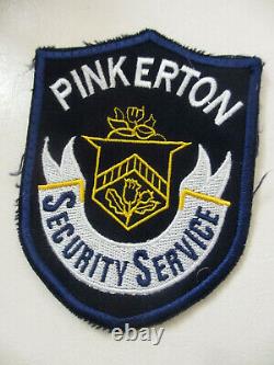 Écran Utilisé Tomorrowland Pinkerton Security Patch Production Prop Disney