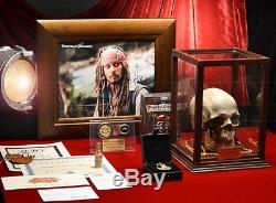 Johnny Depp Signé Pirates Of Caribbean, Disney Prop Skull & Coin, Dvd, Psa Coa