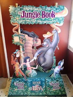 Le Livre De Walt Disney The Jungle En Carton Promotionnel Standee D'une Scène De La Jungle