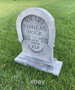 Phineas Pock Disney Haunted Mansion Tombstone Replica Nightmare Avant Noël