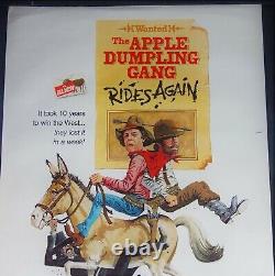 Poster de film XL de 1979 de la bande des beignets aux pommes qui revient en selle - Western Disney.